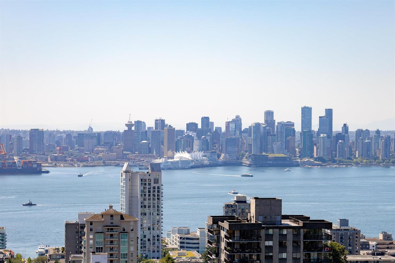 #1506 – 135 E. 13th Street